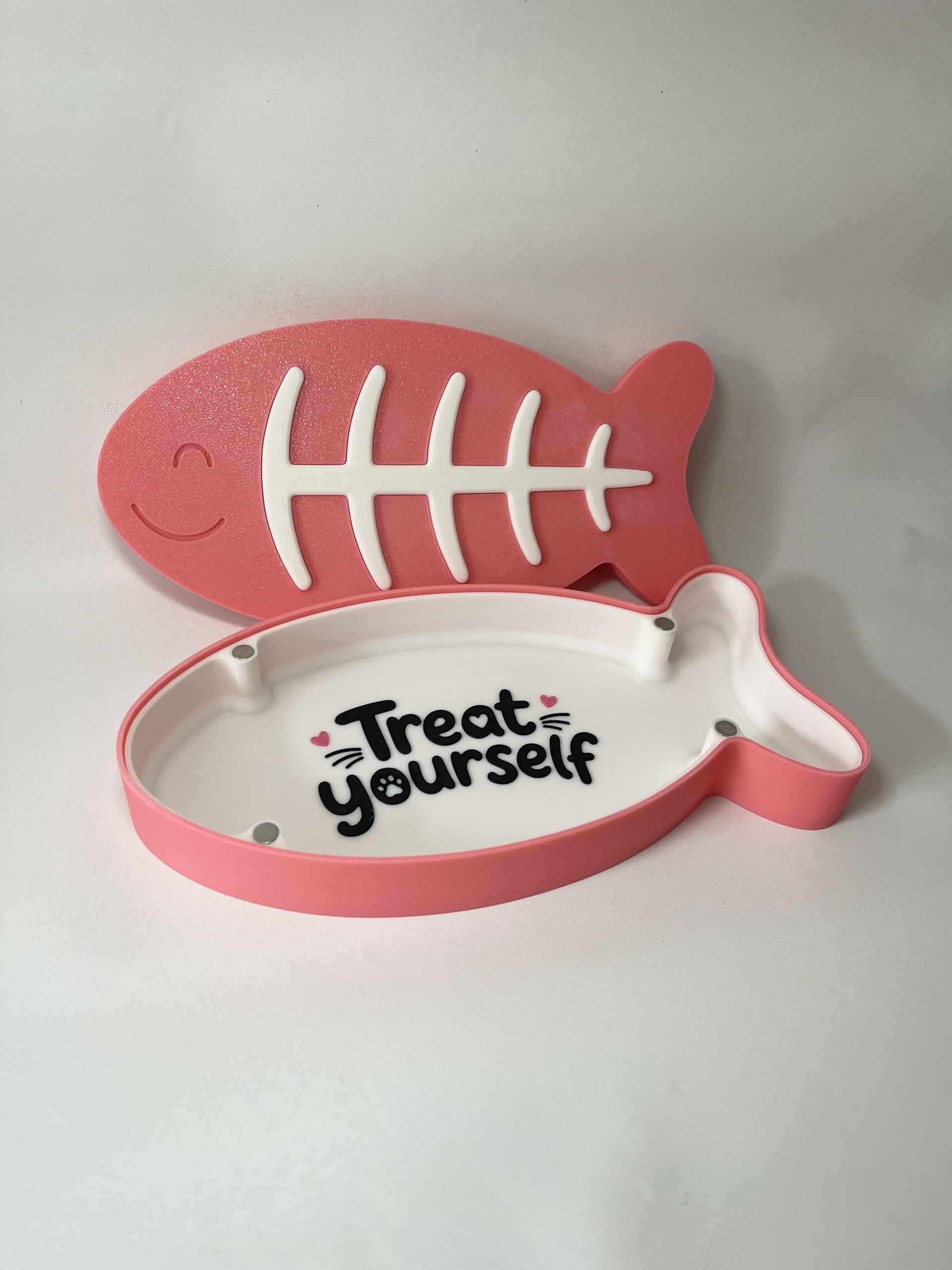Cat Fish Shaped Treat Box, Magnetic Seal