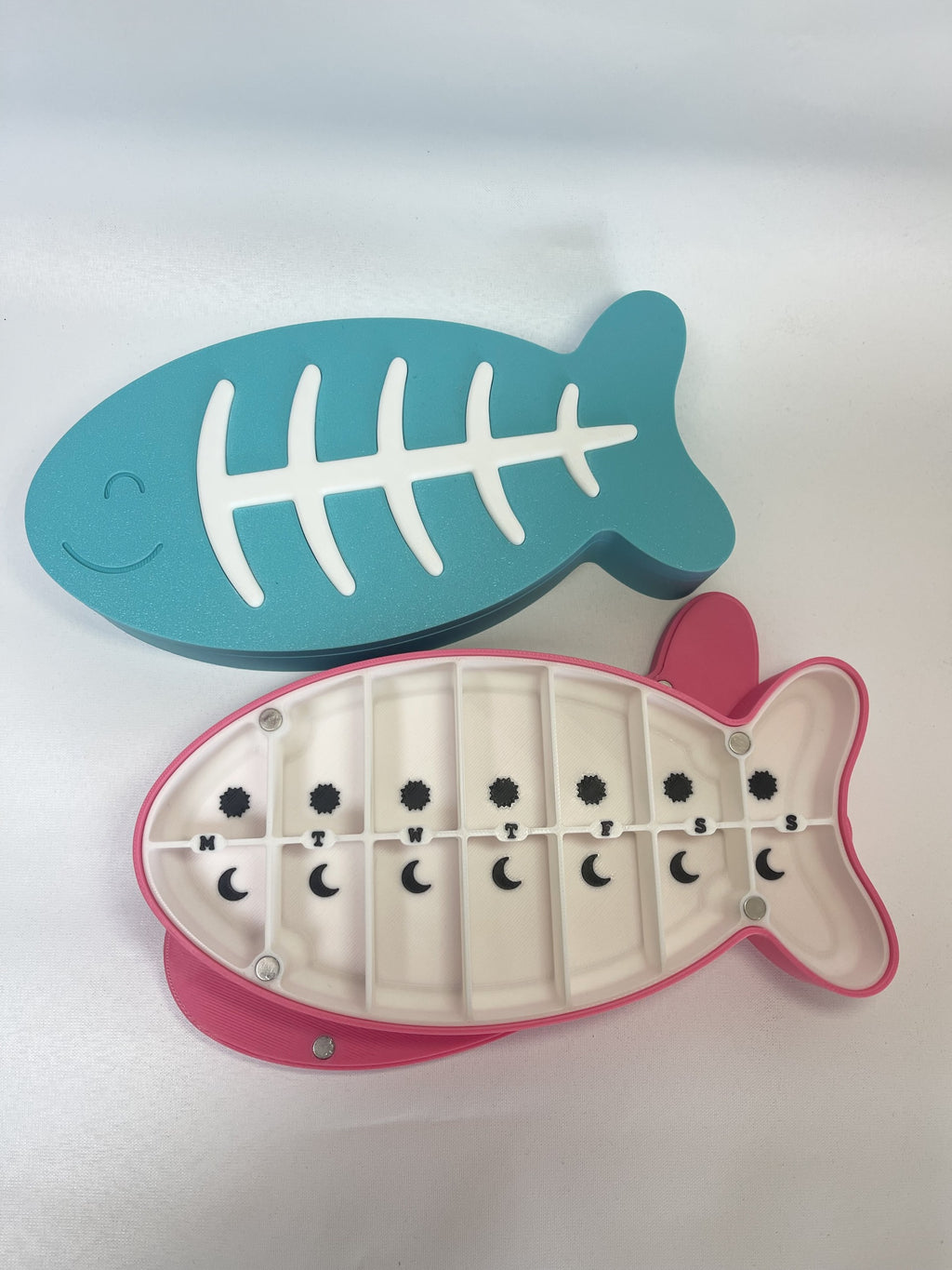 Cat Fish Shaped Pill Box, 7 Day Day/Night Organizer, Magnetic Seal