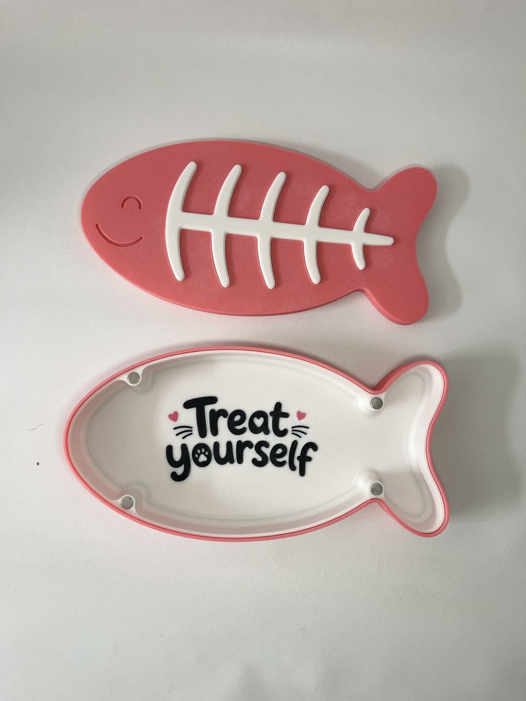 Cat Fish Shaped Treat Box, Magnetic Seal