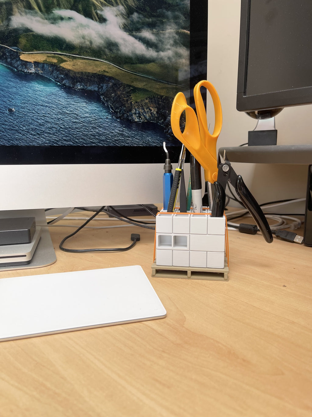 Cinder block styled pen holder - Unique desk organization
