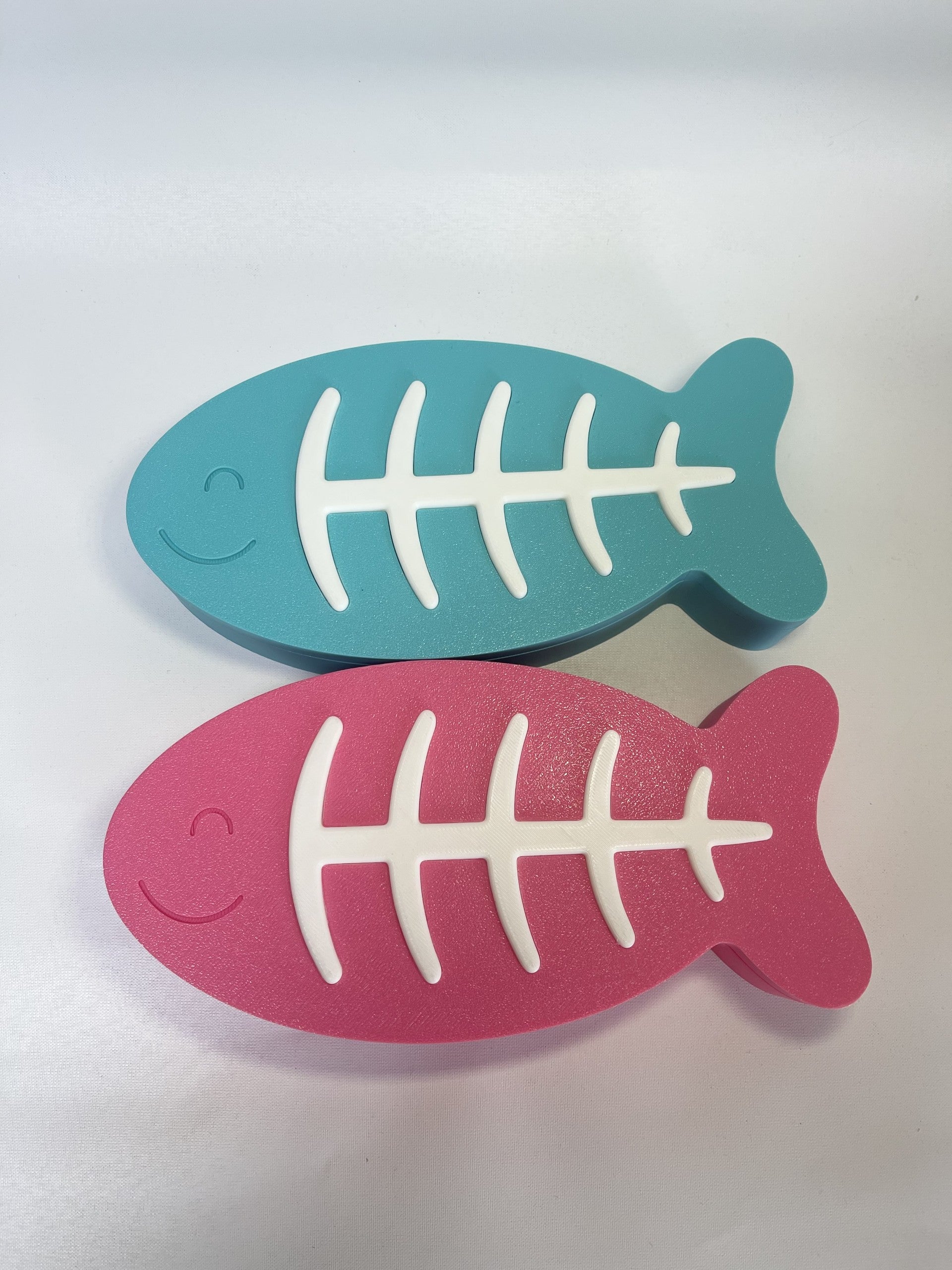 Cat Fish Shaped Pill Box, 7 Day Day/Night Organizer, Magnetic Seal